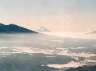 Mt.Fuji from Kurumayama(98/02)